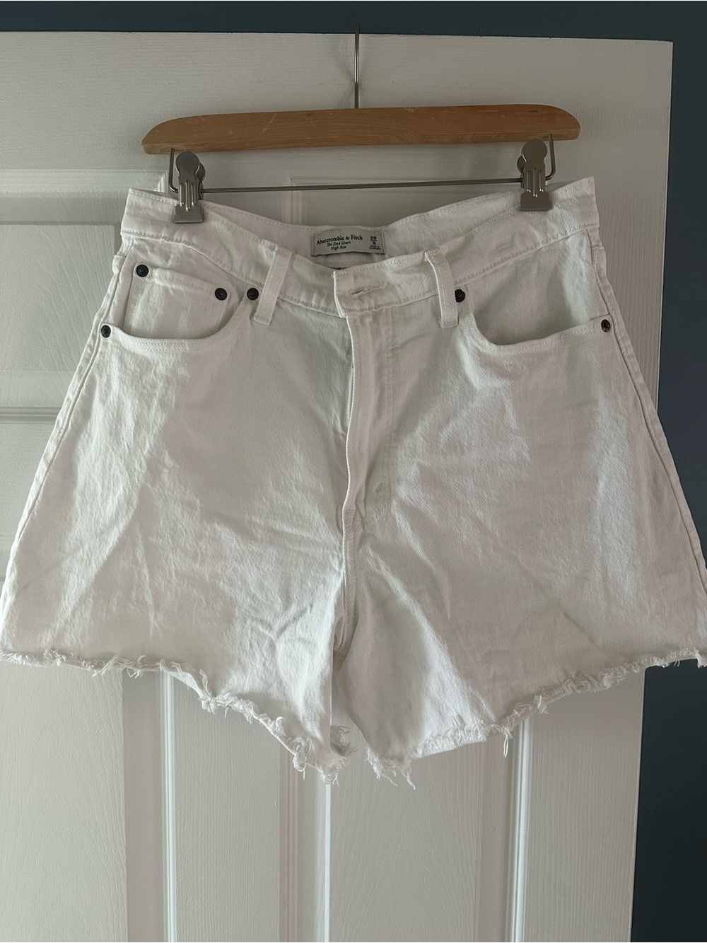 Abercrombie & Fitch White Distressed High-Rise Dad Shorts- Curve Love 29/8